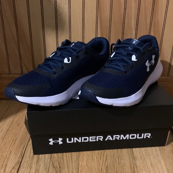 Under Armour Navy and White Men’s Athletic Running Sneakers UA Surge 3